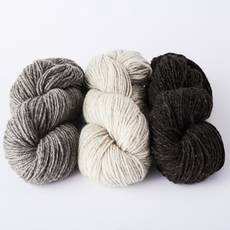 Vahvistettu kainuunharmas villalanka 180x3